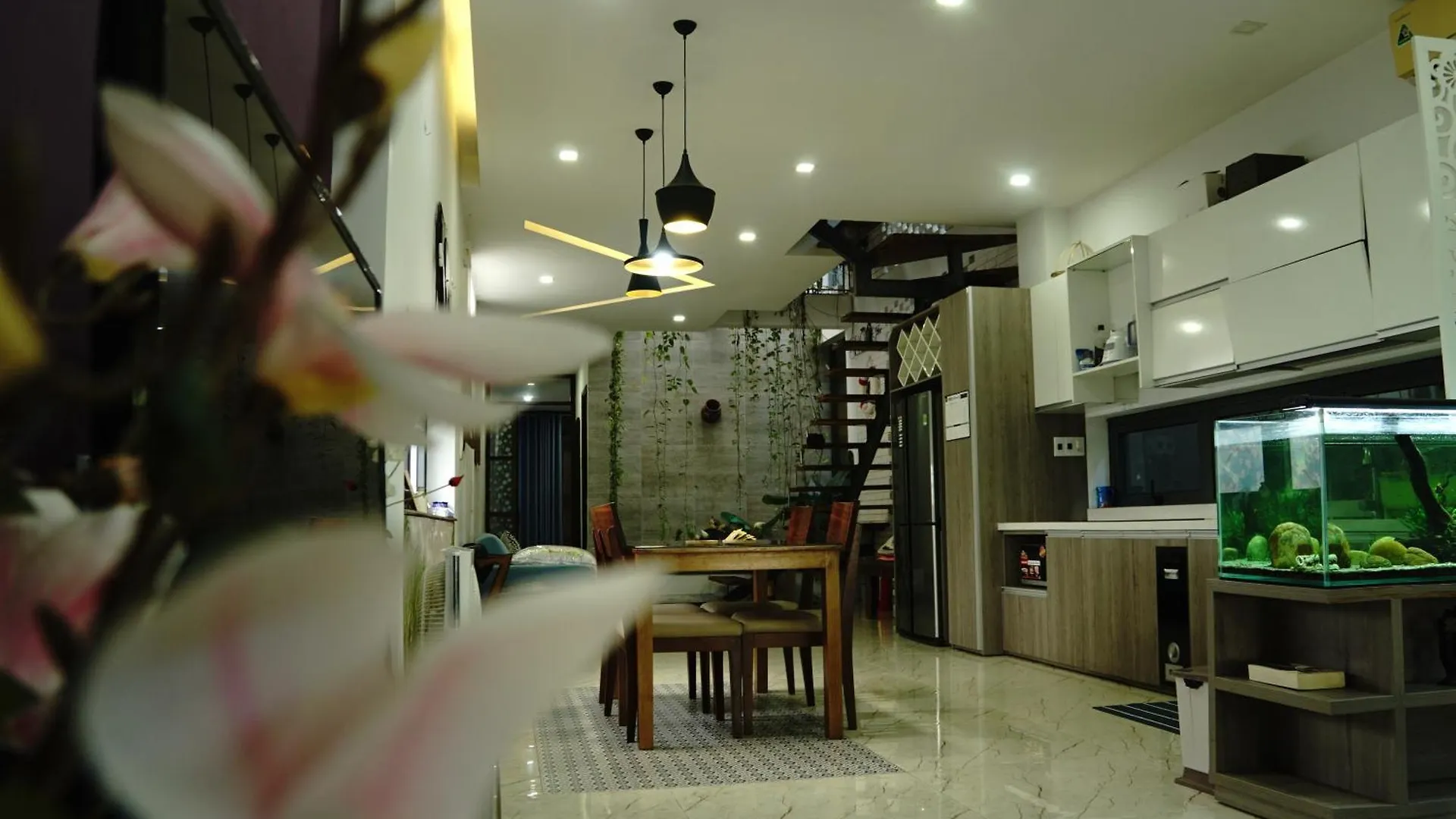Villa F.Home Modern & Art 3Br Near My Khe Beach Da Nang